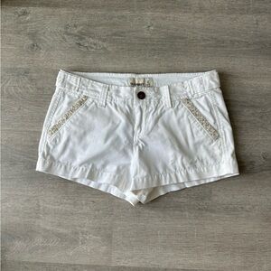 Y2K Old Navy White Women's Cotton Shorts with Beaded Pocket Trim